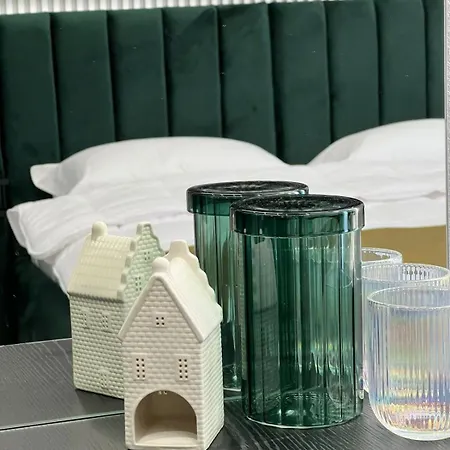 Cozy Corner Голем