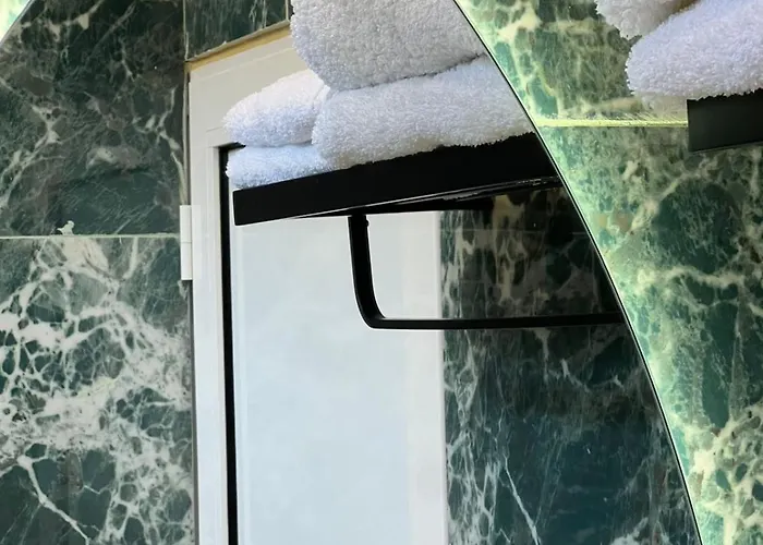 Cozy Corner Голем